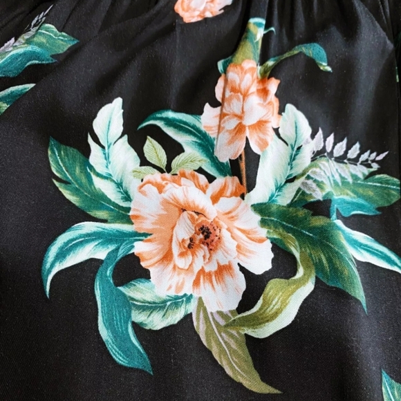 Torrid Womens Challis Romper Size 3X 3 Black Floral V-Neck Pockets Sleeveless - Picture 9 of 11